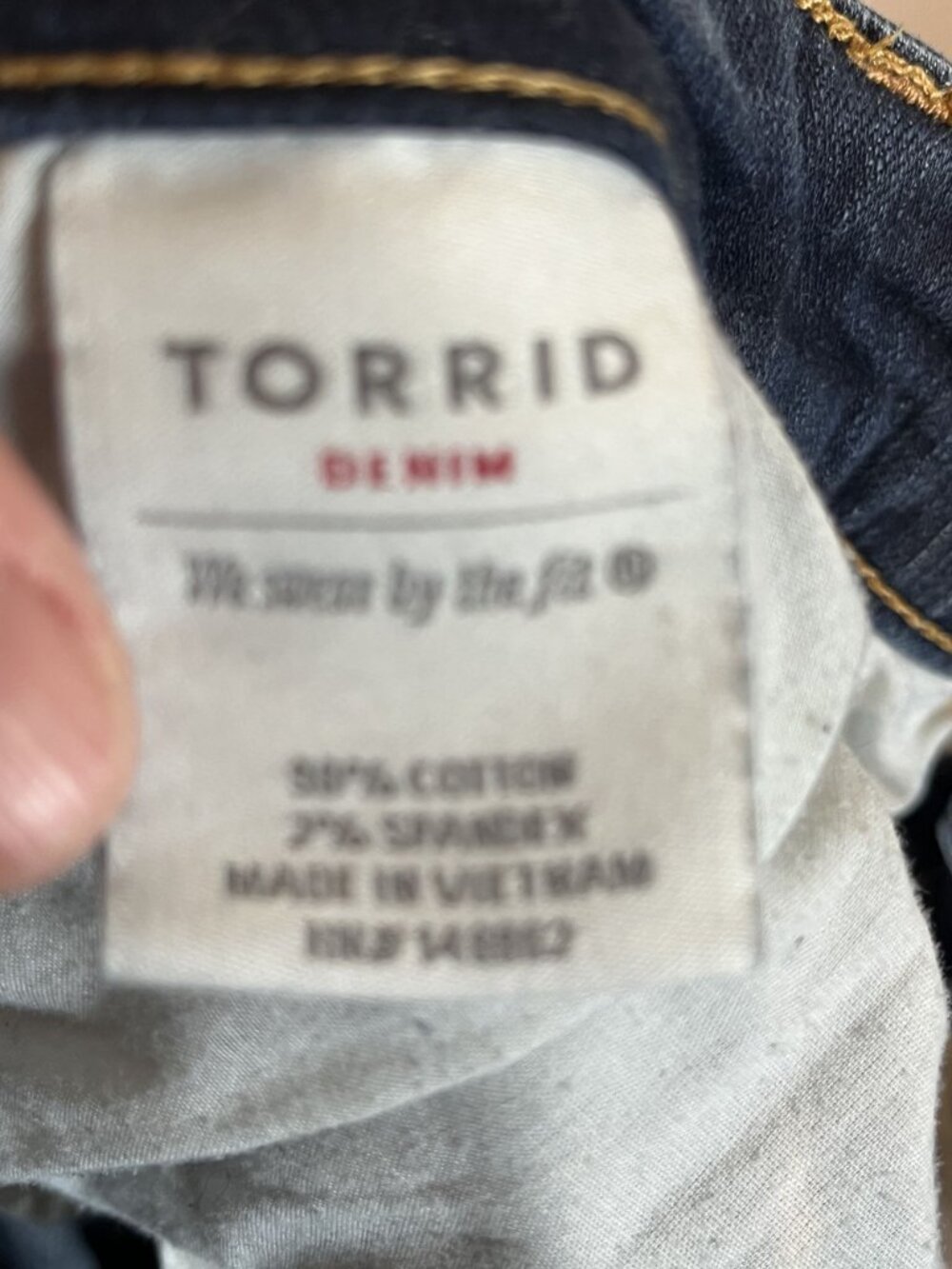 Torrid Boyfriend Denim Jeans 18R Blue Distressed Neutral Faded Classic Chic - Picture 10 of 10